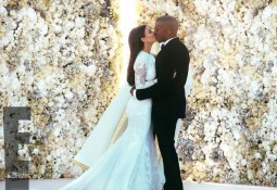Kim Kardashian e Kanye West, tanti soldi ma poca eleganza